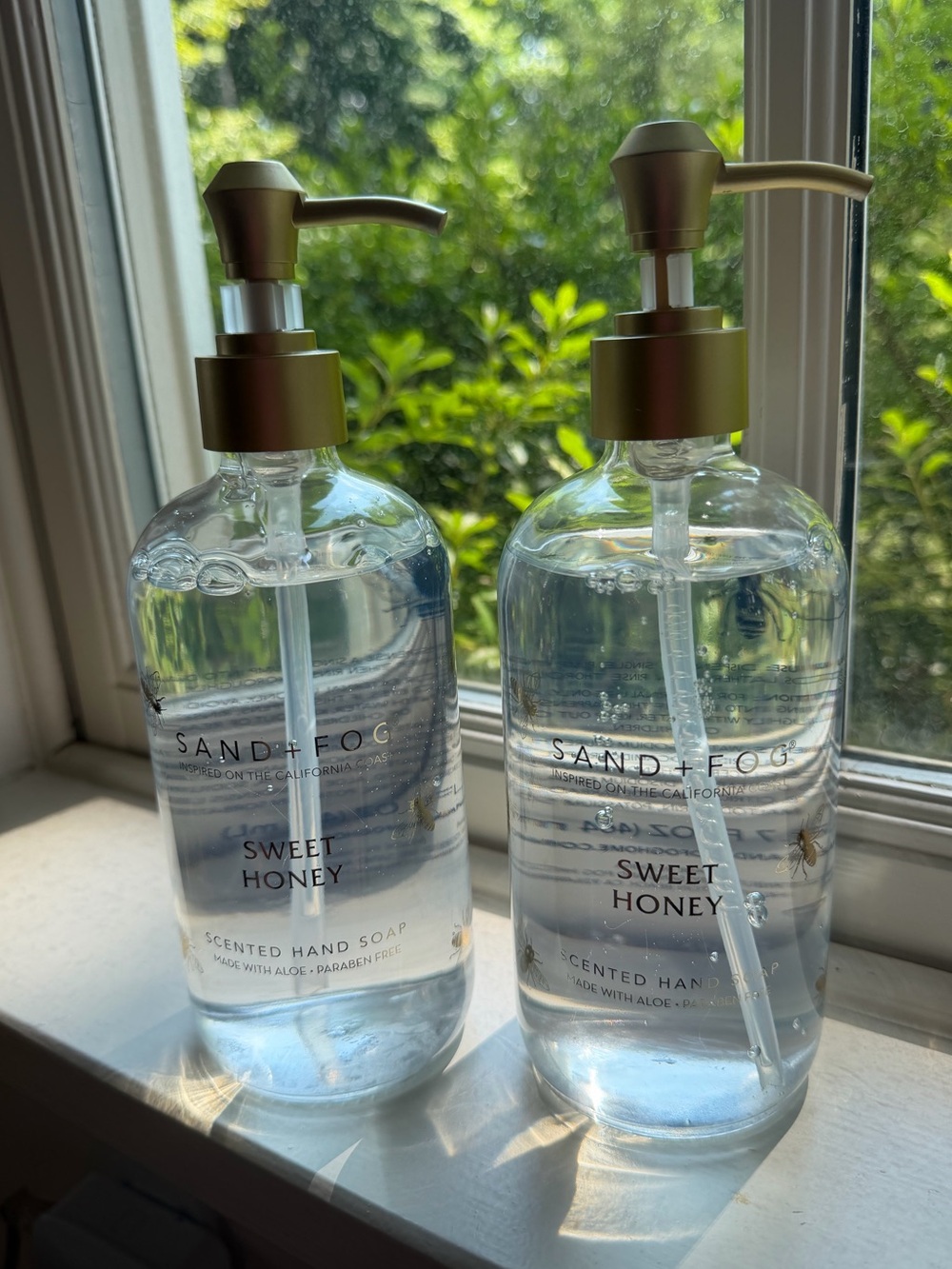 Sand & Fog NWT Qty of 2 Sweet Honey Scented Hand Soap Clear Glass Bottle 15.7 Oz
